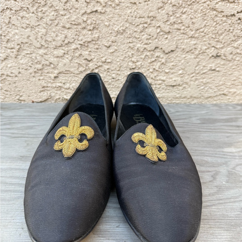 Black and Gold Men's Loafers with Emblem